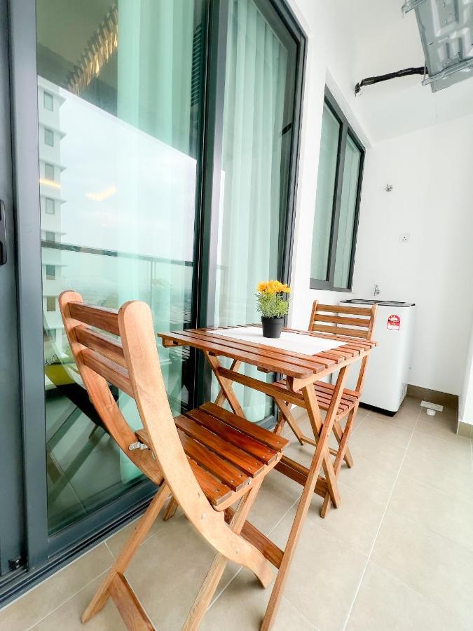 Aurora Vista Homestay Bangi At Vista Bangi With Wifi Netflix Gym Sauna Coway Swimming Pool-River View Kajang Zewnętrze zdjęcie
